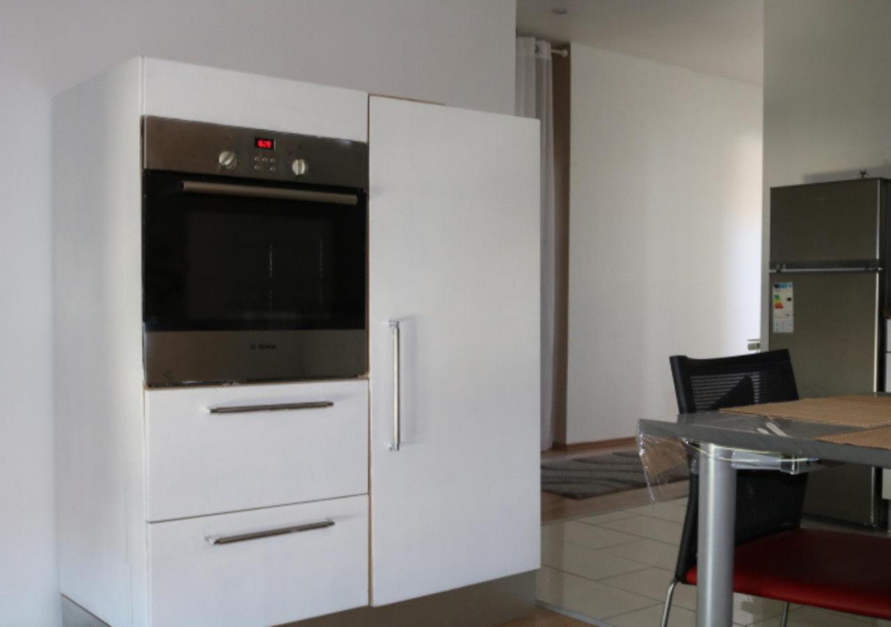 Le Wolf - 1 Chambre Dans Un T3 - 5Mn Tram Du Centre Ville - 15Mn Tram Gare Tgv Mulhouse - Wifi - Parking Luaran gambar