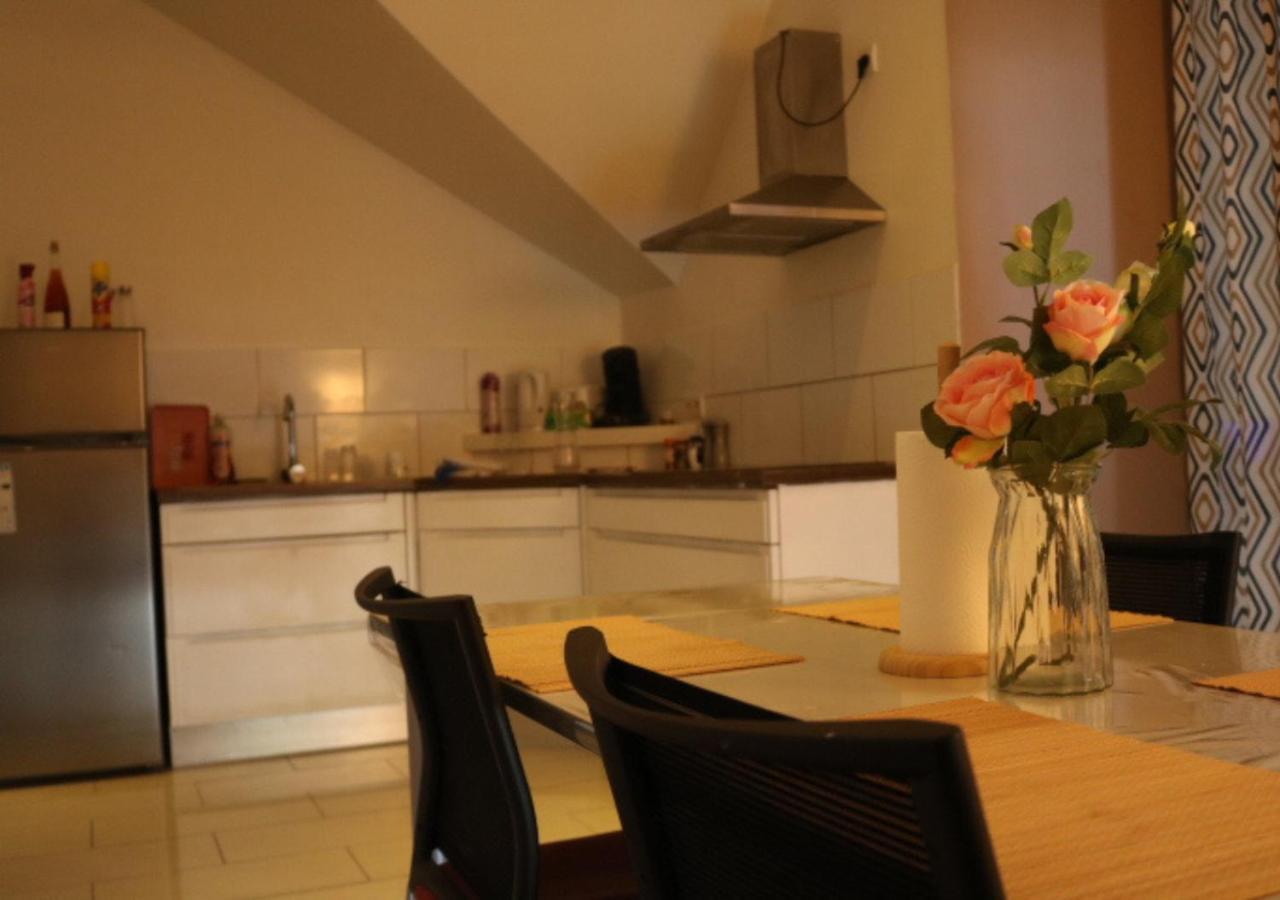 Le Wolf - 1 Chambre Dans Un T3 - 5Mn Tram Du Centre Ville - 15Mn Tram Gare Tgv Mulhouse - Wifi - Parking Luaran gambar